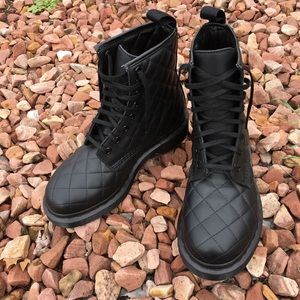 doc martens caroline